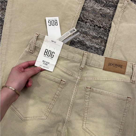 Urban Outfitters BDG Mid Rise Flare Corduroy Jeans In Crème Sz 28Wx32L NWT BDG - - Picture 11 of 14